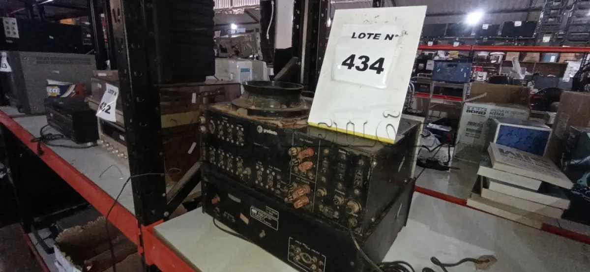 LOTE 434 -  01 STÉREO TAPE DECK CD-1200 E 01 PRO 2000 MK-2.  (NO ESTADO) ATENÇÃO! FAZER A VISITAÇÃO ANTES DE ARREMATAR, NÃO SABEMOS SE FUNCIONA, LEILÃO NÃO TEM GARANTIA E NEM DEVOLUÇÃO, SUJEITO A POSSÍVEIS AVARIAS VISÍVEIS/OCULTAS E/OU AUSÊNCIA DE COMPONENTES.