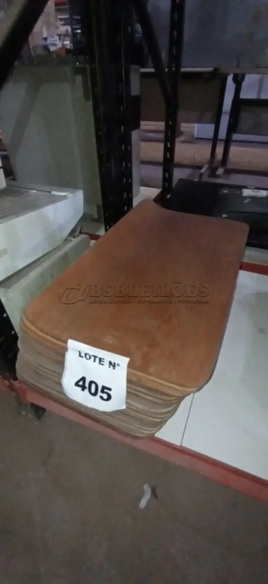 LOTE 405 - 20 PLACAS DE MADEIRA. (NO ESTADO) ATENÇÃO! FAZER A VISITAÇÃO ANTES DE ARREMATAR, NÃO SABEMOS SE FUNCIONA, LEILÃO NÃO TEM GARANTIA E NEM DEVOLUÇÃO, SUJEITO A POSSÍVEIS AVARIAS VISÍVEIS/OCULTAS E/OU AUSÊNCIA DE COMPONENTES.