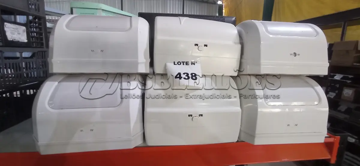 LOTE 438 - 09 DISPENSES DE PAPEL. (NO ESTADO) ATENÇÃO! FAZER A VISITAÇÃO ANTES DE ARREMATAR, NÃO SABEMOS SE FUNCIONA, LEILÃO NÃO TEM GARANTIA E NEM DEVOLUÇÃO, SUJEITO A POSSÍVEIS AVARIAS VISÍVEIS/OCULTAS E/OU AUSÊNCIA DE COMPONENTES.
