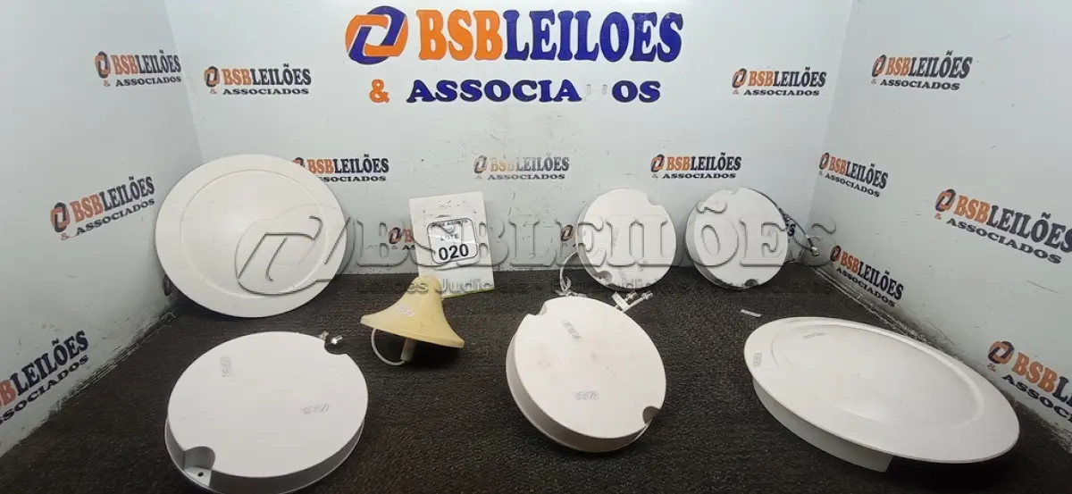 LOTE 020 - 01 LOTE COM VÁRIAS ANTENAS OMNI PARA COBERTURA DE SINAL. (NO ESTADO) ATENÇÃO! FAZER A VISITAÇÃO ANTES DE ARREMATAR, NÃO SABEMOS SE FUNCIONA, LEILÃO NÃO TEM GARANTIA E NEM DEVOLUÇÃO, SUJEITO A POSSÍVEIS AVARIAS VISÍVEIS/OCULTAS E/OU AUSÊNCIA DE COMPONENTES.
