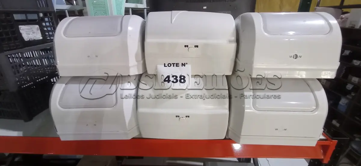 LOTE 438 - 09 DISPENSES DE PAPEL. (NO ESTADO) ATENÇÃO! FAZER A VISITAÇÃO ANTES DE ARREMATAR, NÃO SABEMOS SE FUNCIONA, LEILÃO NÃO TEM GARANTIA E NEM DEVOLUÇÃO, SUJEITO A POSSÍVEIS AVARIAS VISÍVEIS/OCULTAS E/OU AUSÊNCIA DE COMPONENTES.
