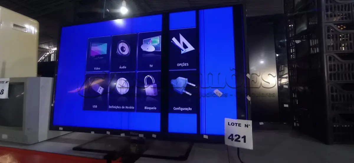 LOTE 421 - 01 TV 40’’ MARCA SONY E 01 TV 42’’ MARCA PHILCO PARA RETIRADA DE PEÇAS. (NO ESTADO) ATENÇÃO! FAZER A VISITAÇÃO ANTES DE ARREMATAR, NÃO SABEMOS SE FUNCIONA, LEILÃO NÃO TEM GARANTIA E NEM DEVOLUÇÃO, SUJEITO A POSSÍVEIS AVARIAS VISÍVEIS/OCULTAS E/OU AUSÊNCIA DE COMPONENTES.