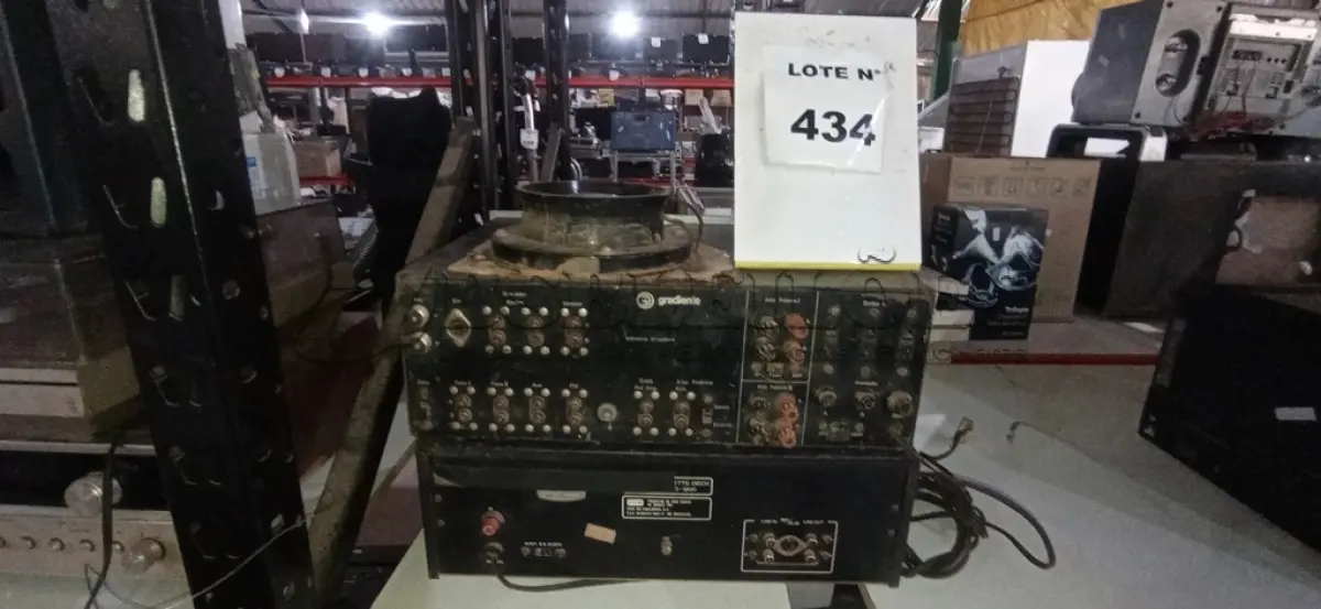 LOTE 434 -  01 STÉREO TAPE DECK CD-1200 E 01 PRO 2000 MK-2.  (NO ESTADO) ATENÇÃO! FAZER A VISITAÇÃO ANTES DE ARREMATAR, NÃO SABEMOS SE FUNCIONA, LEILÃO NÃO TEM GARANTIA E NEM DEVOLUÇÃO, SUJEITO A POSSÍVEIS AVARIAS VISÍVEIS/OCULTAS E/OU AUSÊNCIA DE COMPONENTES.