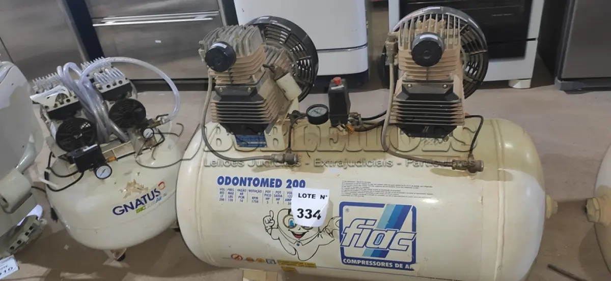 LOTE 334 -  01 COMPRESSOR ODONTOLÔGICO FIAC. (NO ESTADO) ATENÇÃO! FAZER A VISITAÇÃO ANTES DE ARREMATAR, NÃO SABEMOS SE FUNCIONA, LEILÃO NÃO TEM GARANTIA E NEM DEVOLUÇÃO, SUJEITO A POSSÍVEIS AVARIAS VISÍVEIS/OCULTAS E/OU AUSÊNCIA DE COMPONENTES.