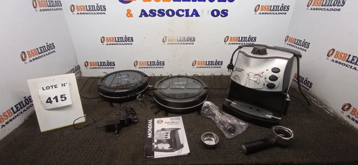 LOTE 415 - 01 MÁQUINA DE CAFÉ EXPRESSO 220V MARCA MONDIAL E 02 ASPIRADORES ROBÔ MARCA MONDIAL. (NO ESTADO) ATENÇÃO! FAZER A VISITAÇÃO ANTES DE ARREMATAR, NÃO SABEMOS SE FUNCIONA, LEILÃO NÃO TEM GARANTIA E NEM DEVOLUÇÃO, SUJEITO A POSSÍVEIS AVARIAS VISÍVEIS/OCULTAS E/OU AUSÊNCIA DE COMPONENTES.
