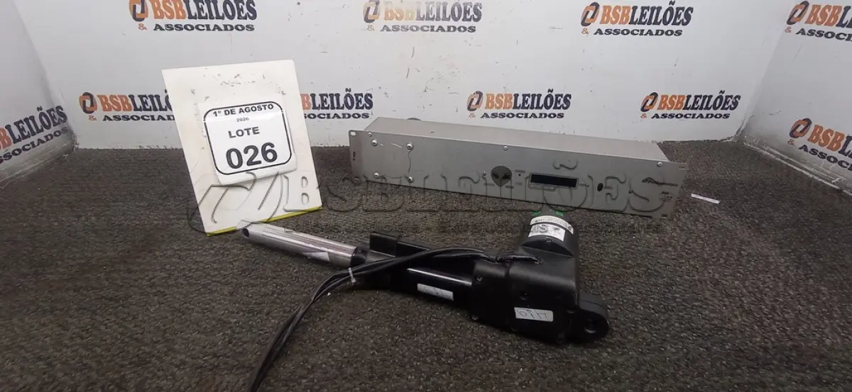 LOTE 026 - 01 MOTOR PNEUMÁTICO DE INCLINAÇÃO 110V E 01 GERENCIADOR DE ENERGIA MODELO PM-2.2 MARCA PENTACÚSTICA. (NO ESTADO) ATENÇÃO! FAZER A VISITAÇÃO ANTES DE ARREMATAR, NÃO SABEMOS SE FUNCIONA, LEILÃO NÃO TEM GARANTIA E NEM DEVOLUÇÃO, SUJEITO A POSSÍVEIS AVARIAS VISÍVEIS/OCULTAS E/OU AUSÊNCIA DE COMPONENTES.