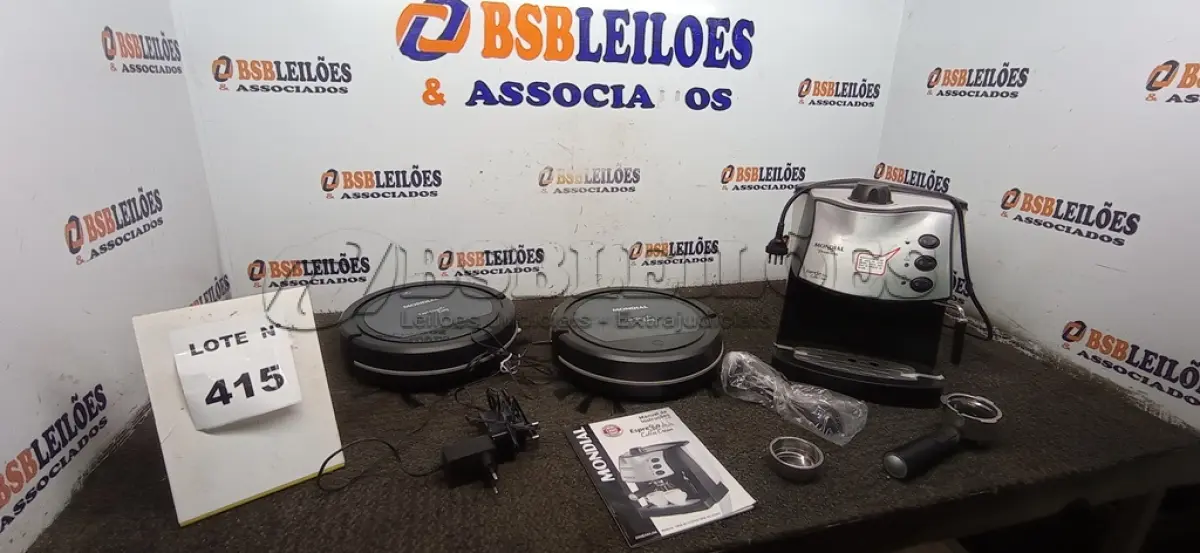 LOTE 415 - 01 MÁQUINA DE CAFÉ EXPRESSO 220V MARCA MONDIAL E 02 ASPIRADORES ROBÔ MARCA MONDIAL. (NO ESTADO) ATENÇÃO! FAZER A VISITAÇÃO ANTES DE ARREMATAR, NÃO SABEMOS SE FUNCIONA, LEILÃO NÃO TEM GARANTIA E NEM DEVOLUÇÃO, SUJEITO A POSSÍVEIS AVARIAS VISÍVEIS/OCULTAS E/OU AUSÊNCIA DE COMPONENTES.