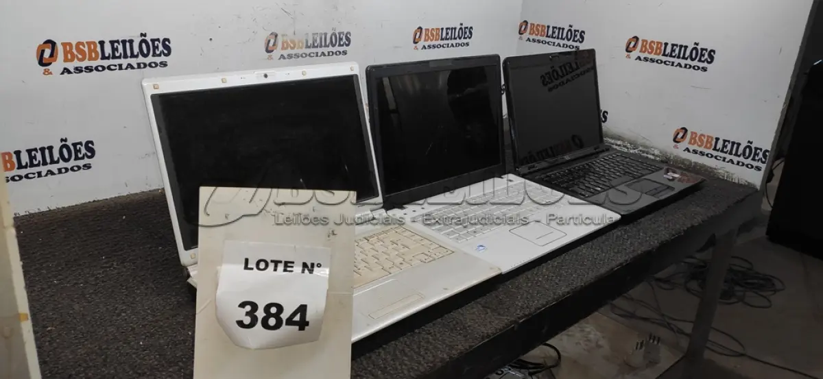 LOTE 384 - 03 NOTEBOOKS DE MARCAS E MODELOS DIVERSOS PARA RETIRADA DE PEÇAS. (NO ESTADO) ATENÇÃO! FAZER A VISITAÇÃO ANTES DE ARREMATAR, NÃO SABEMOS SE FUNCIONA, LEILÃO NÃO TEM GARANTIA E NEM DEVOLUÇÃO, SUJEITO A POSSÍVEIS AVARIAS VISÍVEIS/OCULTAS E/OU AUSÊNCIA DE COMPONENTES.