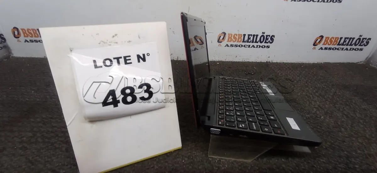LOTE 483 - 01 NETEBOOK LENOVO SEM FONTE. (NO ESTADO) ATENÇÃO! FAZER A VISITAÇÃO ANTES DE ARREMATAR, NÃO SABEMOS SE FUNCIONA, LEILÃO NÃO TEM GARANTIA E NEM DEVOLUÇÃO, SUJEITO A POSSÍVEIS AVARIAS VISÍVEIS/OCULTAS E/OU AUSÊNCIA DE COMPONENTES.