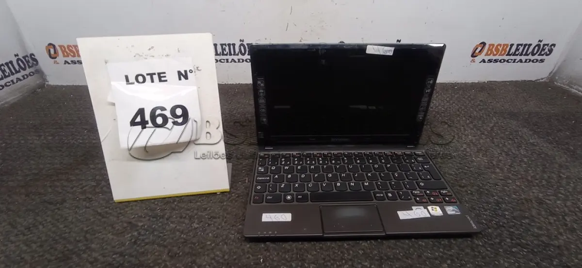 LOTE 469 - 01 NETEBOOK LENOVO SEM FONTE. (NO ESTADO) ATENÇÃO! FAZER A VISITAÇÃO ANTES DE ARREMATAR, NÃO SABEMOS SE FUNCIONA, LEILÃO NÃO TEM GARANTIA E NEM DEVOLUÇÃO, SUJEITO A POSSÍVEIS AVARIAS VISÍVEIS/OCULTAS E/OU AUSÊNCIA DE COMPONENTES.