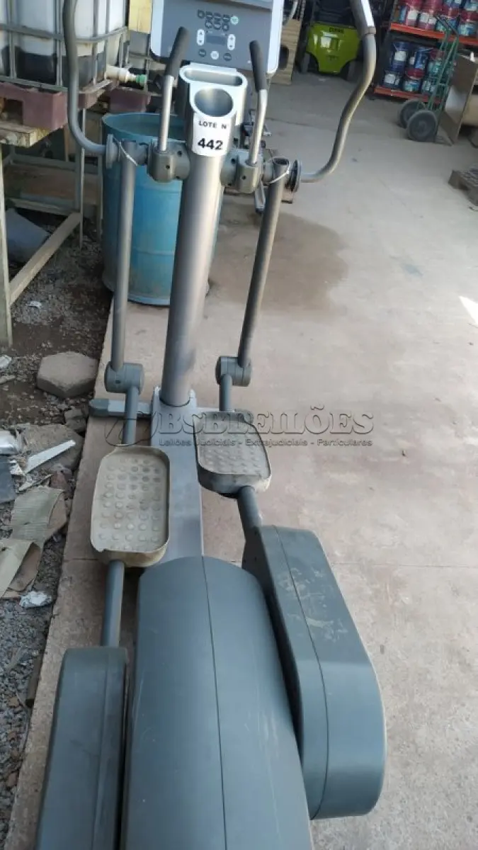 LOTE 442 -  01 ELÍPTICO MARCA POLAR LIFE FITNESS.  (NO ESTADO) ATENÇÃO! FAZER A VISITAÇÃO ANTES DE ARREMATAR, NÃO SABEMOS SE FUNCIONA, LEILÃO NÃO TEM GARANTIA E NEM DEVOLUÇÃO, SUJEITO A POSSÍVEIS AVARIAS VISÍVEIS/OCULTAS E/OU AUSÊNCIA DE COMPONENTES.