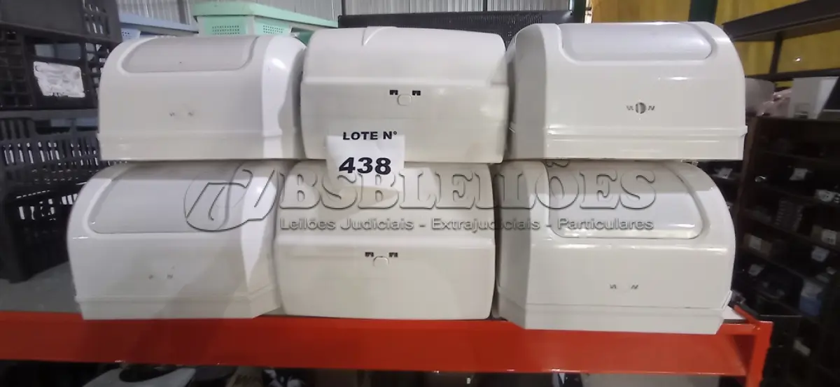 LOTE 438 - 09 DISPENSES DE PAPEL. (NO ESTADO) ATENÇÃO! FAZER A VISITAÇÃO ANTES DE ARREMATAR, NÃO SABEMOS SE FUNCIONA, LEILÃO NÃO TEM GARANTIA E NEM DEVOLUÇÃO, SUJEITO A POSSÍVEIS AVARIAS VISÍVEIS/OCULTAS E/OU AUSÊNCIA DE COMPONENTES.