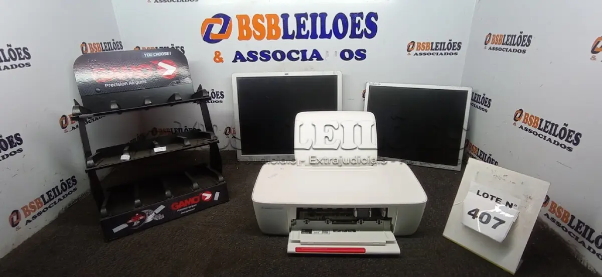 LOTE 407 -  01 EXPOSITOR, 01 IMPRESSORA HP DESKJET 1115 E 02 MONITORES SEM PÉ.  (NO ESTADO) ATENÇÃO! FAZER A VISITAÇÃO ANTES DE ARREMATAR, NÃO SABEMOS SE FUNCIONA, LEILÃO NÃO TEM GARANTIA E NEM DEVOLUÇÃO, SUJEITO A POSSÍVEIS AVARIAS VISÍVEIS/OCULTAS E/OU AUSÊNCIA DE COMPONENTES.