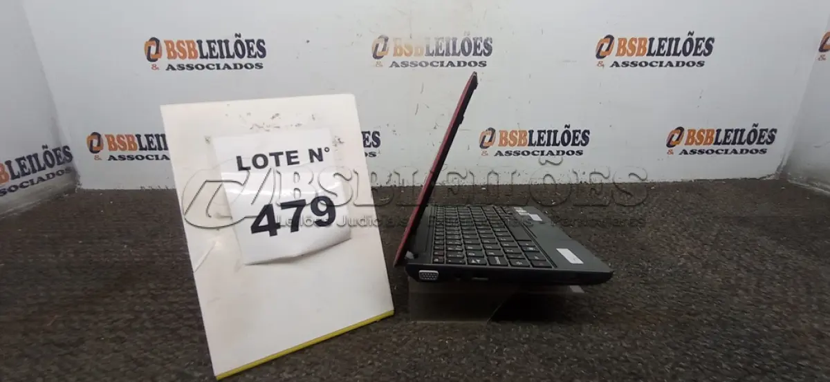 LOTE 479 - 01 NETEBOOK LENOVO SEM FONTE. (NO ESTADO) ATENÇÃO! FAZER A VISITAÇÃO ANTES DE ARREMATAR, NÃO SABEMOS SE FUNCIONA, LEILÃO NÃO TEM GARANTIA E NEM DEVOLUÇÃO, SUJEITO A POSSÍVEIS AVARIAS VISÍVEIS/OCULTAS E/OU AUSÊNCIA DE COMPONENTES.
