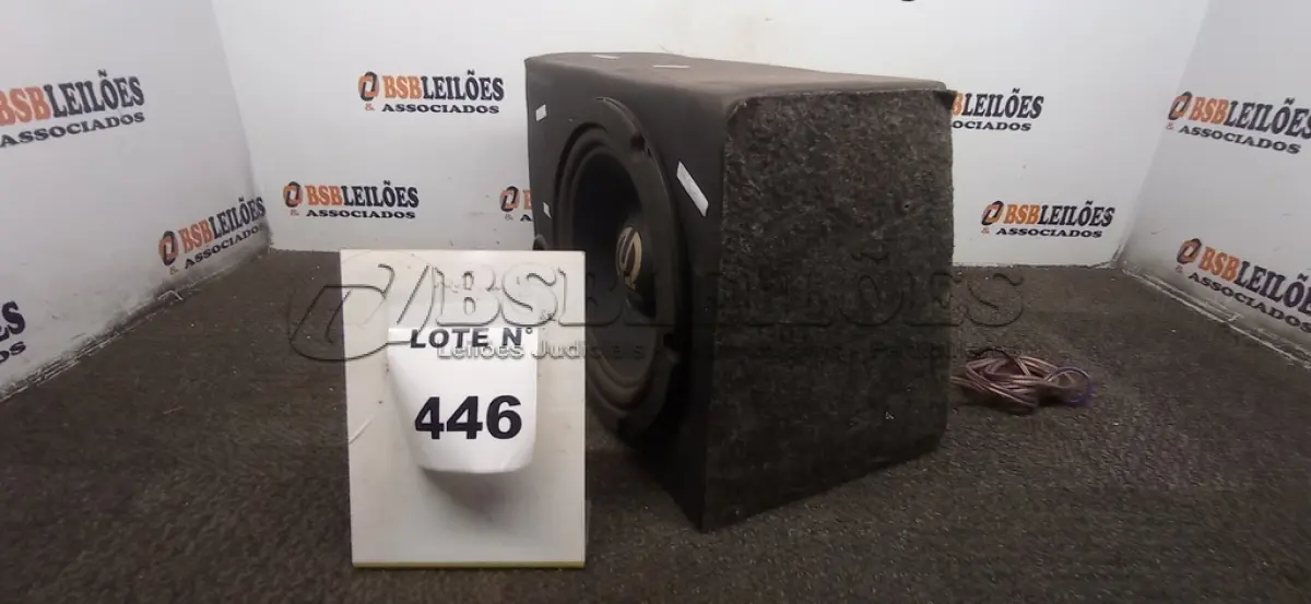 LOTE 446 -  01 CAIXA DE SOM AUTOMOTIVO COM AUTO FALANTE PIONEER. (NO ESTADO) ATENÇÃO! FAZER A VISITAÇÃO ANTES DE ARREMATAR, NÃO SABEMOS SE FUNCIONA, LEILÃO NÃO TEM GARANTIA E NEM DEVOLUÇÃO, SUJEITO A POSSÍVEIS AVARIAS VISÍVEIS/OCULTAS E/OU AUSÊNCIA DE COMPONENTES.