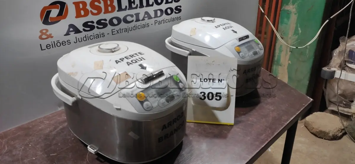 LOTE 305 - 02 PANELAS ELÉTRICAS 220V MARCA WALITA. (NO ESTADO) ATENÇÃO! FAZER A VISITAÇÃO ANTES DE ARREMATAR, NÃO SABEMOS SE FUNCIONA, LEILÃO NÃO TEM GARANTIA E NEM DEVOLUÇÃO, SUJEITO A POSSÍVEIS AVARIAS VISÍVEIS/OCULTAS E/OU AUSÊNCIA DE COMPONENTES.