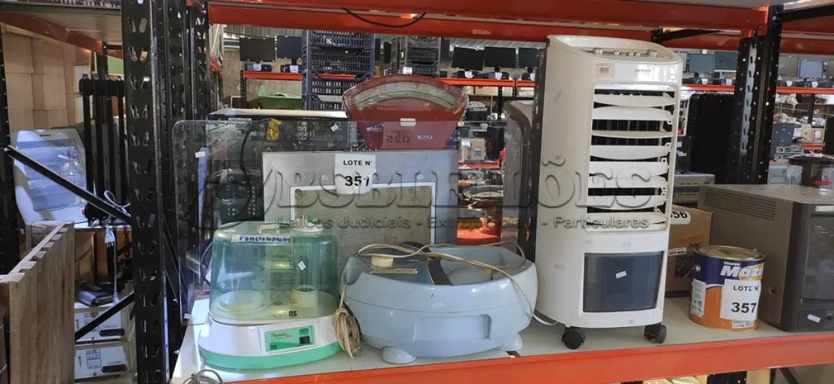 LOTE 351 - 01 COIFA DE PAREDE EM AÇO INOX COM PAINEL DE VIDRO MARCAR SUGGAR E 01 UMIDIFICADOR DE AR E 01 MASSAGEADOR PARA PÉS. (NO ESTADO) ATENÇÃO! FAZER A VISITAÇÃO ANTES DE ARREMATAR, NÃO SABEMOS SE FUNCIONA, LEILÃO NÃO TEM GARANTIA E NEM DEVOLUÇÃO, SUJEITO A POSSÍVEIS AVARIAS VISÍVEIS/OCULTAS E/OU AUSÊNCIA DE COMPONENTES.