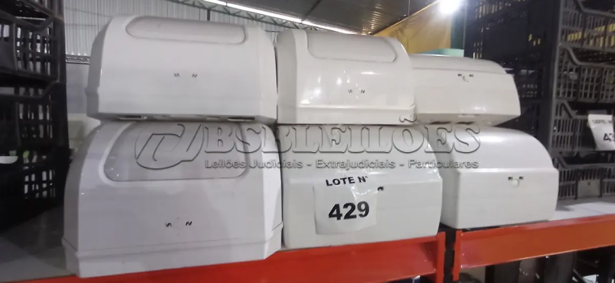 LOTE 429 - 09 DISPENSES DE PAPEL. (NO ESTADO) ATENÇÃO! FAZER A VISITAÇÃO ANTES DE ARREMATAR, NÃO SABEMOS SE FUNCIONA, LEILÃO NÃO TEM GARANTIA E NEM DEVOLUÇÃO, SUJEITO A POSSÍVEIS AVARIAS VISÍVEIS/OCULTAS E/OU AUSÊNCIA DE COMPONENTES.