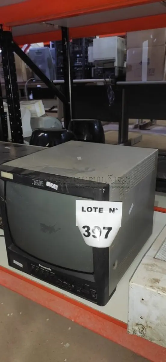 LOTE 397 -  01 MONITOR DE VÍDEO PANASONIC.  (NO ESTADO) ATENÇÃO! FAZER A VISITAÇÃO ANTES DE ARREMATAR, NÃO SABEMOS SE FUNCIONA, LEILÃO NÃO TEM GARANTIA E NEM DEVOLUÇÃO, SUJEITO A POSSÍVEIS AVARIAS VISÍVEIS/OCULTAS E/OU AUSÊNCIA DE COMPONENTES.