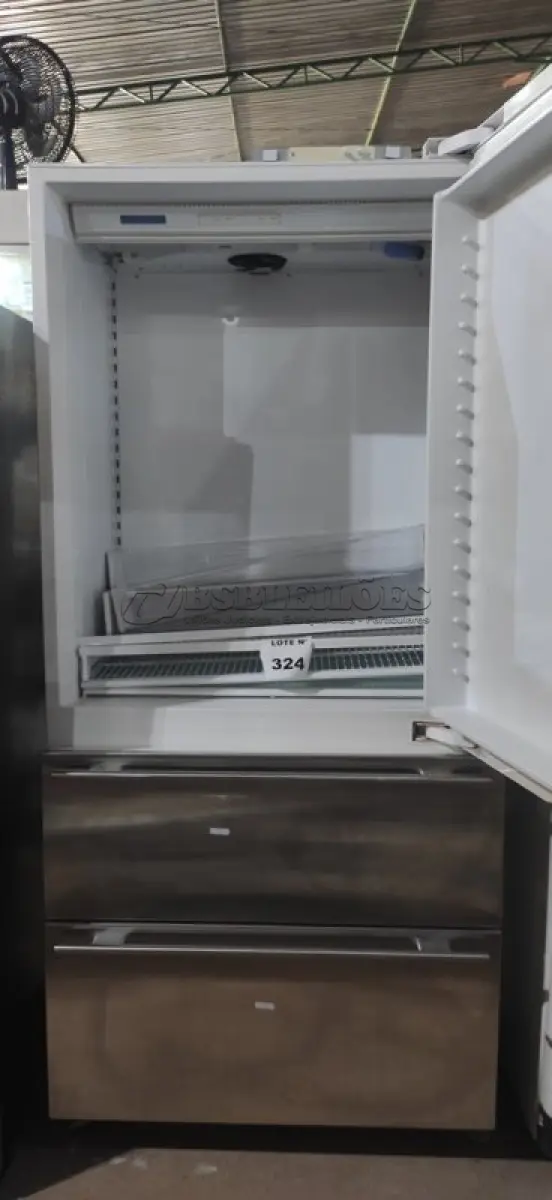 LOTE 324 -   01 GELADEIRA DE EMBUTIR. (NO ESTADO) ATENÇÃO! FAZER A VISITAÇÃO ANTES DE ARREMATAR, NÃO SABEMOS SE FUNCIONA, LEILÃO NÃO TEM GARANTIA E NEM DEVOLUÇÃO, SUJEITO A POSSÍVEIS AVARIAS VISÍVEIS/OCULTAS E/OU AUSÊNCIA DE COMPONENTES.