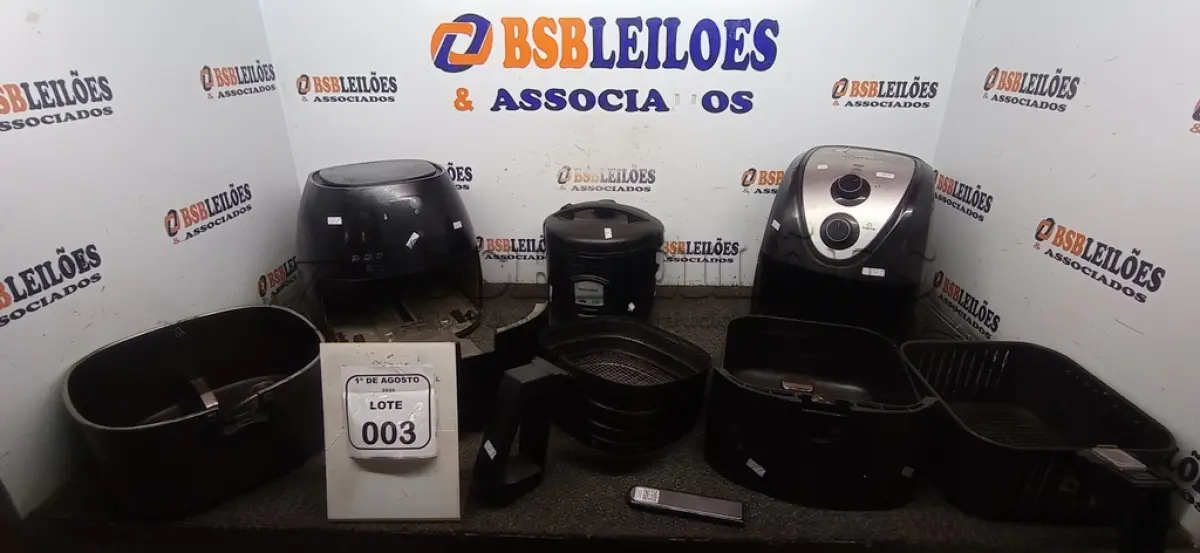 LOTE 003 - 02 AIR FRYERS E 01 PANELA ELÉTRICA DE MODELOS DIVERSOS. (NO ESTADO) ATENÇÃO! FAZER A VISITAÇÃO ANTES DE ARREMATAR, NÃO SABEMOS SE FUNCIONA, LEILÃO NÃO TEM GARANTIA E NEM DEVOLUÇÃO, SUJEITO A POSSÍVEIS AVARIAS VISÍVEIS/OCULTAS E/OU AUSÊNCIA DE COMPONENTES.