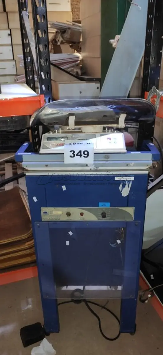 LOTE 349 - 01 SELADORA DE PEDAL E 01 BALANÇA PEDIÁTRICA. (NO ESTADO) ATENÇÃO! FAZER A VISITAÇÃO ANTES DE ARREMATAR, NÃO SABEMOS SE FUNCIONA, LEILÃO NÃO TEM GARANTIA E NEM DEVOLUÇÃO, SUJEITO A POSSÍVEIS AVARIAS VISÍVEIS/OCULTAS E/OU AUSÊNCIA DE COMPONENTES.