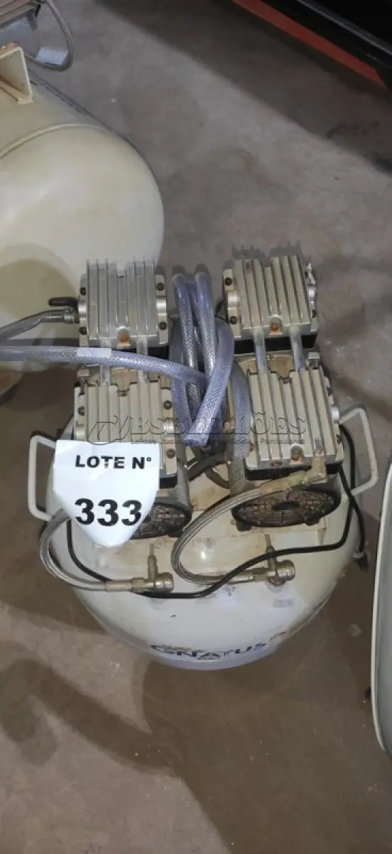 LOTE 333 -   01 COMPRESSOR ODONTOLÔGICO GNATUS . (NO ESTADO) ATENÇÃO! FAZER A VISITAÇÃO ANTES DE ARREMATAR, NÃO SABEMOS SE FUNCIONA, LEILÃO NÃO TEM GARANTIA E NEM DEVOLUÇÃO, SUJEITO A POSSÍVEIS AVARIAS VISÍVEIS/OCULTAS E/OU AUSÊNCIA DE COMPONENTES.