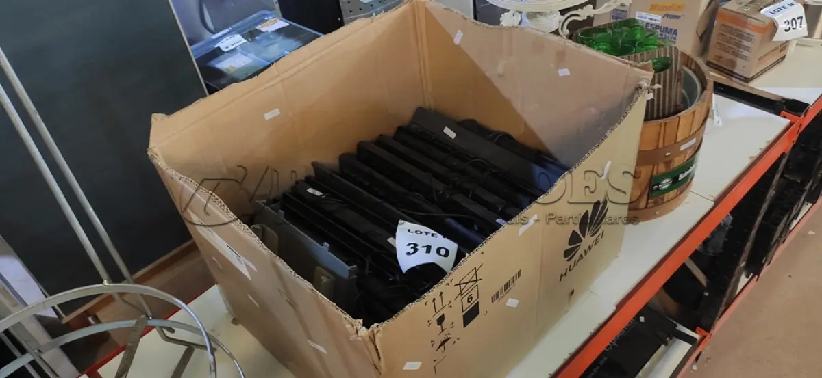 LOTE 310 -   01 LOTE COM TECLADOS PARA COMPUTADORES.  (NO ESTADO) ATENÇÃO! FAZER A VISITAÇÃO ANTES DE ARREMATAR, NÃO SABEMOS SE FUNCIONA, LEILÃO NÃO TEM GARANTIA E NEM DEVOLUÇÃO, SUJEITO A POSSÍVEIS AVARIAS VISÍVEIS/OCULTAS E/OU AUSÊNCIA DE COMPONENTES.