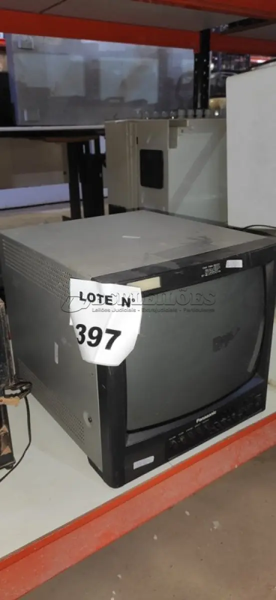 LOTE 397 -  01 MONITOR DE VÍDEO PANASONIC.  (NO ESTADO) ATENÇÃO! FAZER A VISITAÇÃO ANTES DE ARREMATAR, NÃO SABEMOS SE FUNCIONA, LEILÃO NÃO TEM GARANTIA E NEM DEVOLUÇÃO, SUJEITO A POSSÍVEIS AVARIAS VISÍVEIS/OCULTAS E/OU AUSÊNCIA DE COMPONENTES.