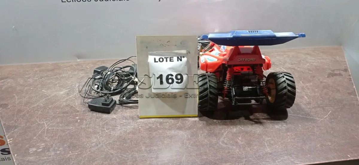LOTE 169 - 01 CARRINHO DE CORRIDA DE BRINQUEDO. (NO ESTADO) ATENÇÃO! FAZER A VISITAÇÃO ANTES DE ARREMATAR, NÃO SABEMOS SE FUNCIONA, LEILÃO NÃO TEM GARANTIA E NEM DEVOLUÇÃO, SUJEITO A POSSÍVEIS AVARIAS VISÍVEIS/OCULTAS E/OU AUSÊNCIA DE COMPONENTES.