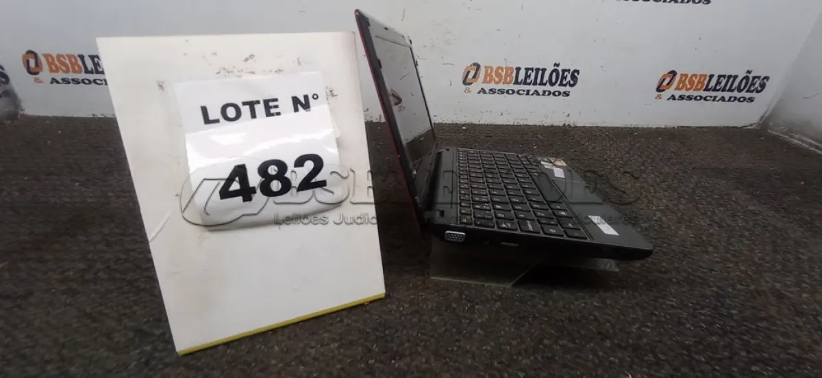 LOTE 482 -  01 NETEBOOK LENOVO SEM FONTE. (NO ESTADO) ATENÇÃO! FAZER A VISITAÇÃO ANTES DE ARREMATAR, NÃO SABEMOS SE FUNCIONA, LEILÃO NÃO TEM GARANTIA E NEM DEVOLUÇÃO, SUJEITO A POSSÍVEIS AVARIAS VISÍVEIS/OCULTAS E/OU AUSÊNCIA DE COMPONENTES.