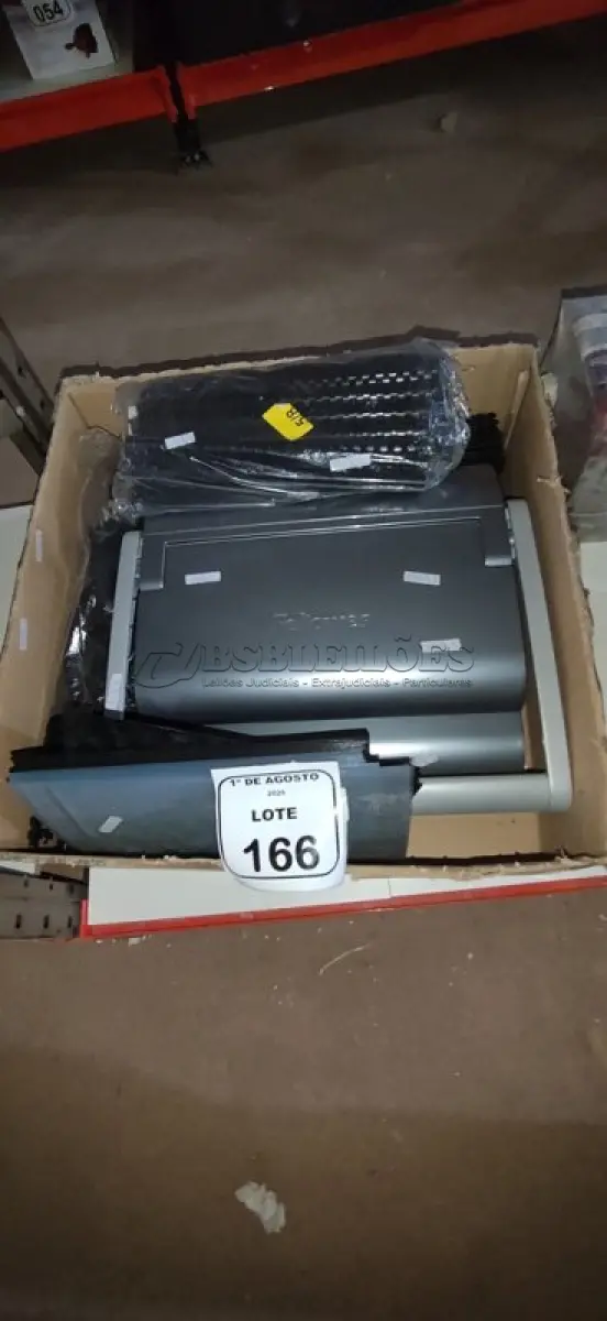 LOTE 166 - 01 ENCADERNADORA MARCA FELLOWES COM ACESSÓRIOS. (NO ESTADO) ATENÇÃO! FAZER A VISITAÇÃO ANTES DE ARREMATAR, NÃO SABEMOS SE FUNCIONA, LEILÃO NÃO TEM GARANTIA E NEM DEVOLUÇÃO, SUJEITO A POSSÍVEIS AVARIAS VISÍVEIS/OCULTAS E/OU AUSÊNCIA DE COMPONENTES.
