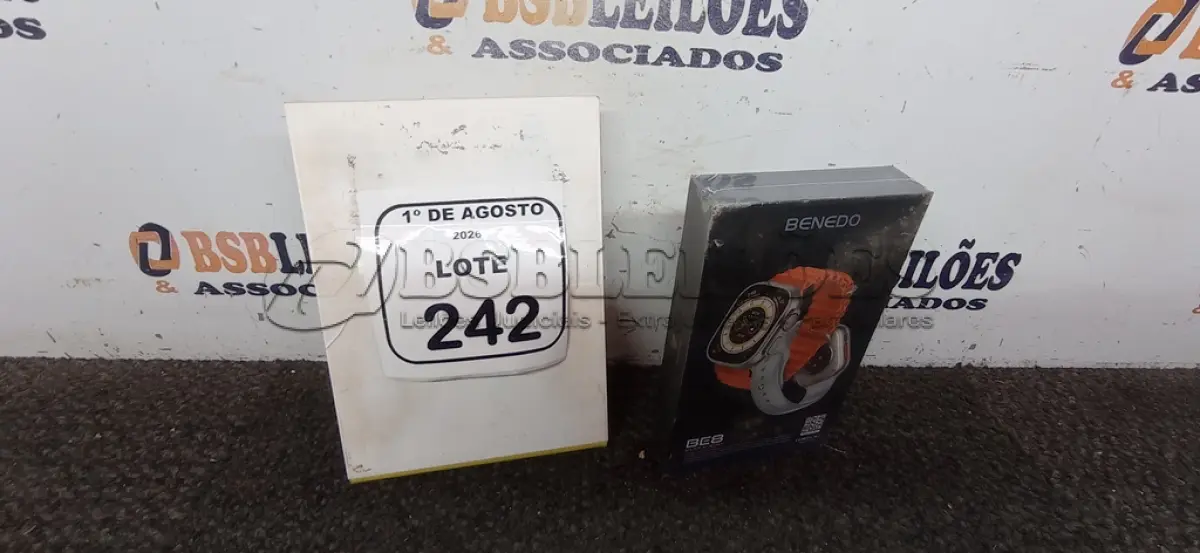 LOTE 242 - 01 SMART WATCH MODELO BE8 ULTRA MINI MARCA BENEDO. (NO ESTADO) ATENÇÃO! FAZER A VISITAÇÃO ANTES DE ARREMATAR, NÃO SABEMOS SE FUNCIONA, LEILÃO NÃO TEM GARANTIA E NEM DEVOLUÇÃO, SUJEITO A POSSÍVEIS AVARIAS VISÍVEIS/OCULTAS E/OU AUSÊNCIA DE COMPONENTES.