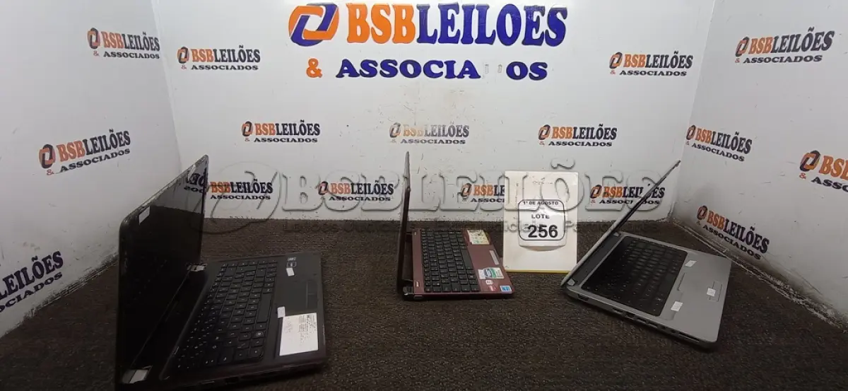 LOTE 256 - 03 NOTEBOOKS DE MARCAS E MODELOS DIVERSOS PARA RETIRADA DE PEÇAS. (NO ESTADO) ATENÇÃO! FAZER A VISITAÇÃO ANTES DE ARREMATAR, NÃO SABEMOS SE FUNCIONA, LEILÃO NÃO TEM GARANTIA E NEM DEVOLUÇÃO, SUJEITO A POSSÍVEIS AVARIAS VISÍVEIS/OCULTAS E/OU AUSÊNCIA DE COMPONENTES.