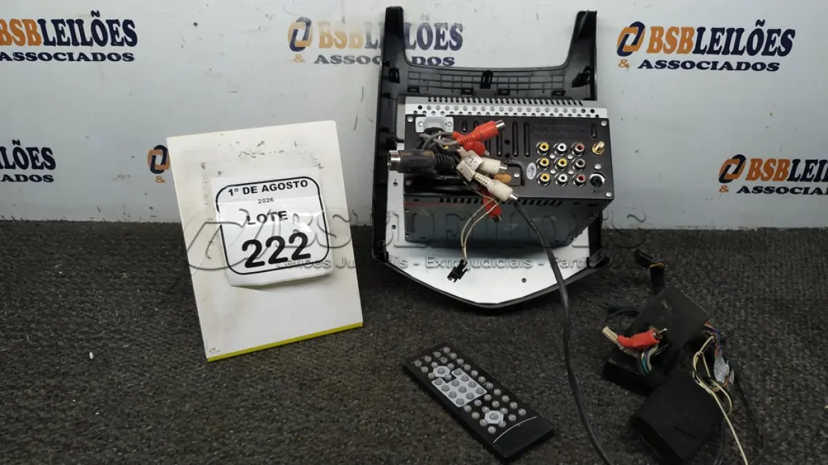 LOTE 222 - 01 APARELHO DE SOM MULTIMÍDIA AUTOMOTIVO. (NO ESTADO) ATENÇÃO! FAZER A VISITAÇÃO ANTES DE ARREMATAR, NÃO SABEMOS SE FUNCIONA, LEILÃO NÃO TEM GARANTIA E NEM DEVOLUÇÃO, SUJEITO A POSSÍVEIS AVARIAS VISÍVEIS/OCULTAS E/OU AUSÊNCIA DE COMPONENTES.