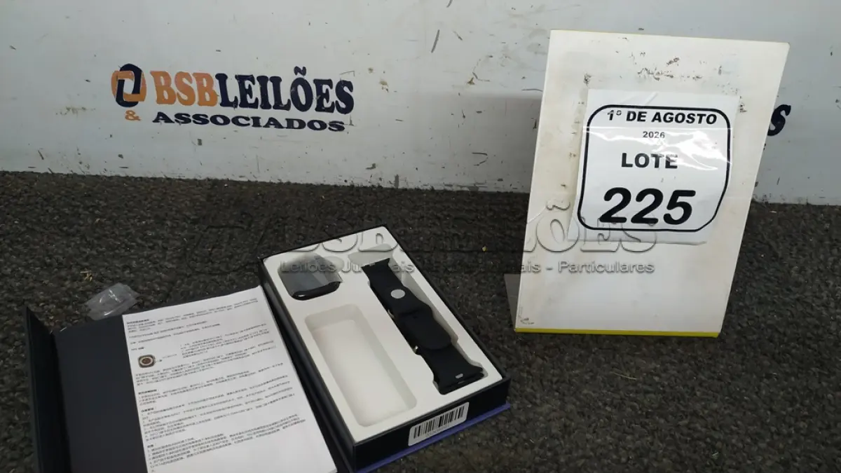 LOTE 225 - 01 SMART WATCH MODELO BE8 ULTRA MINI MARCA BENEDO. (NO ESTADO) ATENÇÃO! FAZER A VISITAÇÃO ANTES DE ARREMATAR, NÃO SABEMOS SE FUNCIONA, LEILÃO NÃO TEM GARANTIA E NEM DEVOLUÇÃO, SUJEITO A POSSÍVEIS AVARIAS VISÍVEIS/OCULTAS E/OU AUSÊNCIA DE COMPONENTES.