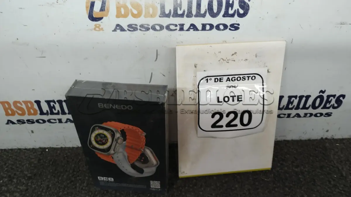 LOTE 220 - 01 SMART WATCH MODELO BE8 ULTRA MINI MARCA BENEDO. (NO ESTADO) ATENÇÃO! FAZER A VISITAÇÃO ANTES DE ARREMATAR, NÃO SABEMOS SE FUNCIONA, LEILÃO NÃO TEM GARANTIA E NEM DEVOLUÇÃO, SUJEITO A POSSÍVEIS AVARIAS VISÍVEIS/OCULTAS E/OU AUSÊNCIA DE COMPONENTES.