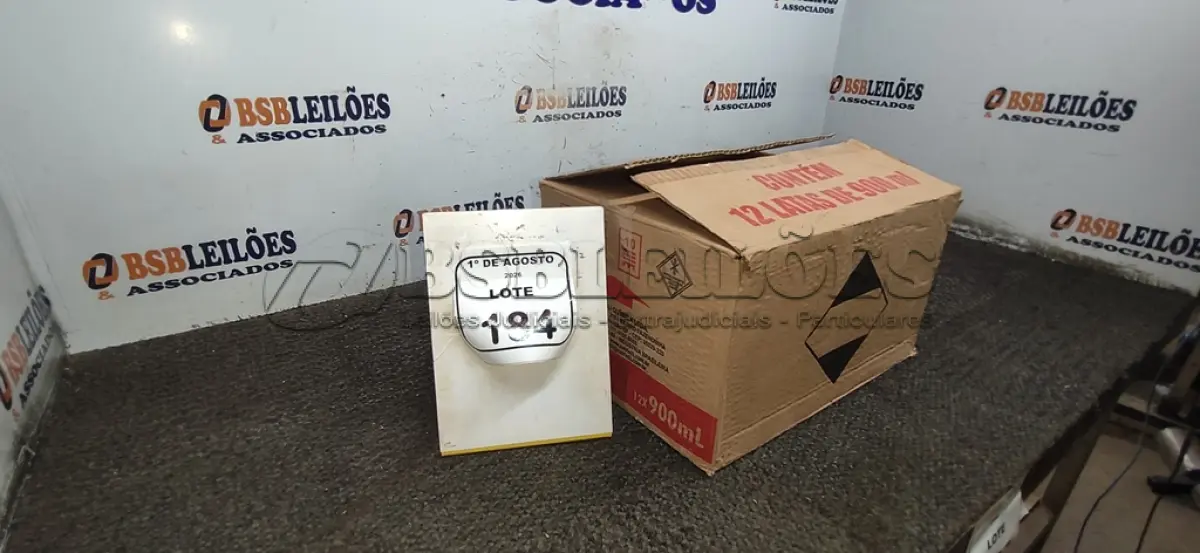 LOTE 184 - 01 CAIXA COM 12 REMOVEDORES DE TINTAS E TEXTURAS DE 900ML CADA. (NO ESTADO) ATENÇÃO! FAZER A VISITAÇÃO ANTES DE ARREMATAR, NÃO SABEMOS SE FUNCIONA, LEILÃO NÃO TEM GARANTIA E NEM DEVOLUÇÃO, SUJEITO A POSSÍVEIS AVARIAS VISÍVEIS/OCULTAS E/OU AUSÊNCIA DE COMPONENTES.