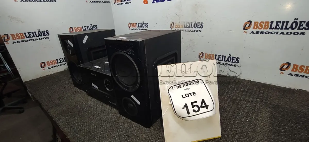 LOTE 154 - 01 MICRO SYSTEM MODELO MCM300 COM 02 CAIXAS MARCA PHILIPS. (NO ESTADO) ATENÇÃO! FAZER A VISITAÇÃO ANTES DE ARREMATAR, NÃO SABEMOS SE FUNCIONA, LEILÃO NÃO TEM GARANTIA E NEM DEVOLUÇÃO, SUJEITO A POSSÍVEIS AVARIAS VISÍVEIS/OCULTAS E/OU AUSÊNCIA DE COMPONENTES.