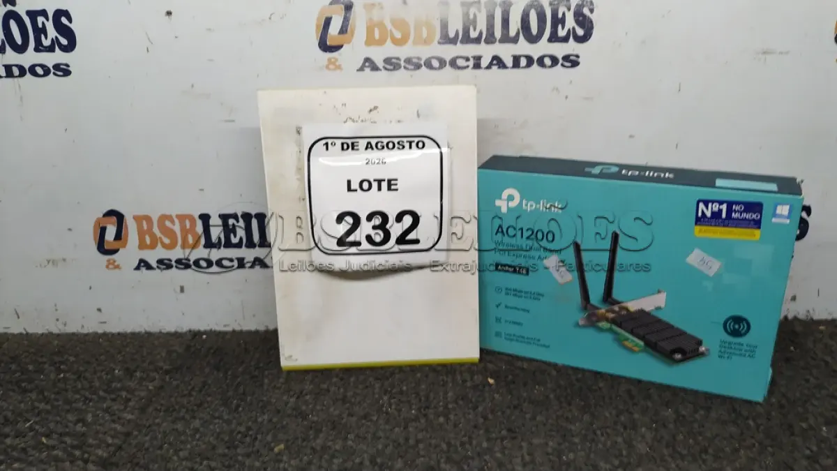 LOTE 232 - 01 ROTEADOR MODELO AC1200 MARCA TP-LINK. (NO ESTADO) ATENÇÃO! FAZER A VISITAÇÃO ANTES DE ARREMATAR, NÃO SABEMOS SE FUNCIONA, LEILÃO NÃO TEM GARANTIA E NEM DEVOLUÇÃO, SUJEITO A POSSÍVEIS AVARIAS VISÍVEIS/OCULTAS E/OU AUSÊNCIA DE COMPONENTES.