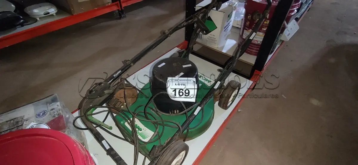 LOTE 169 - 01 MÁQUINA DE CORTAR GRAMA ELÉTRICA MODELO MC-35L MARCA TRAPP. (NO ESTADO) ATENÇÃO! FAZER A VISITAÇÃO ANTES DE ARREMATAR, NÃO SABEMOS SE FUNCIONA, LEILÃO NÃO TEM GARANTIA E NEM DEVOLUÇÃO, SUJEITO A POSSÍVEIS AVARIAS VISÍVEIS/OCULTAS E/OU AUSÊNCIA DE COMPONENTES.