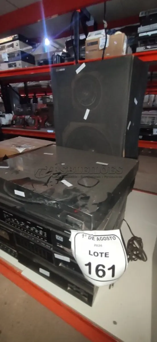 LOTE 161 - 01 TOCA DISCOS MODELO MS-7 COM 01 CAIXA DE SOM MARCA GRADIENTE. (NO ESTADO) ATENÇÃO! FAZER A VISITAÇÃO ANTES DE ARREMATAR, NÃO SABEMOS SE FUNCIONA, LEILÃO NÃO TEM GARANTIA E NEM DEVOLUÇÃO, SUJEITO A POSSÍVEIS AVARIAS VISÍVEIS/OCULTAS E/OU AUSÊNCIA DE COMPONENTES.