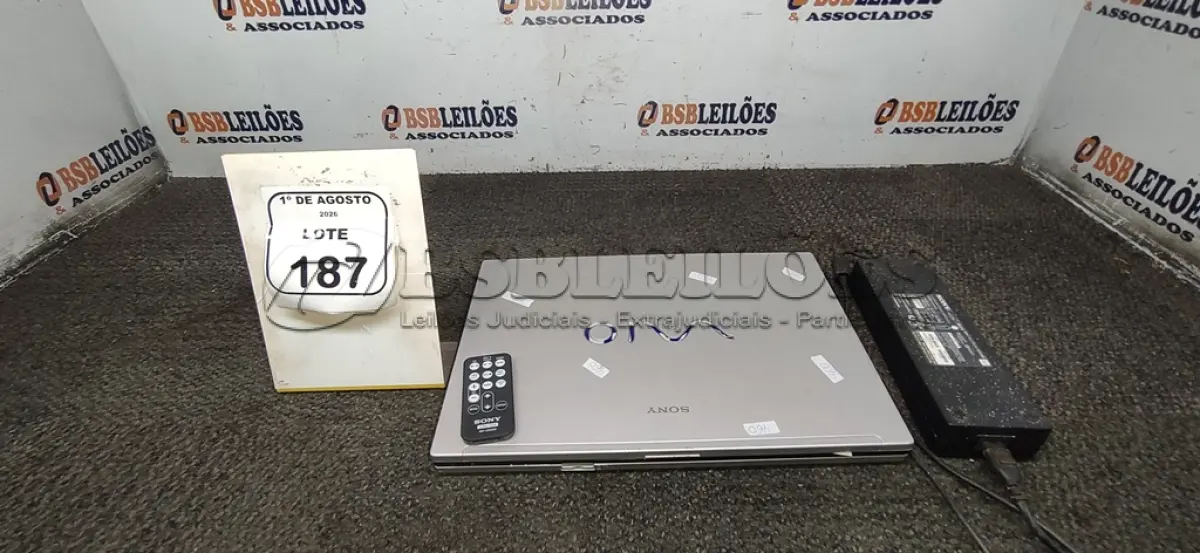 LOTE 187 - 01 NOTEBOOK SERIE VAIO MARCA SONY COM FONTE. (NO ESTADO) ATENÇÃO! FAZER A VISITAÇÃO ANTES DE ARREMATAR, NÃO SABEMOS SE FUNCIONA, LEILÃO NÃO TEM GARANTIA E NEM DEVOLUÇÃO, SUJEITO A POSSÍVEIS AVARIAS VISÍVEIS/OCULTAS E/OU AUSÊNCIA DE COMPONENTES.