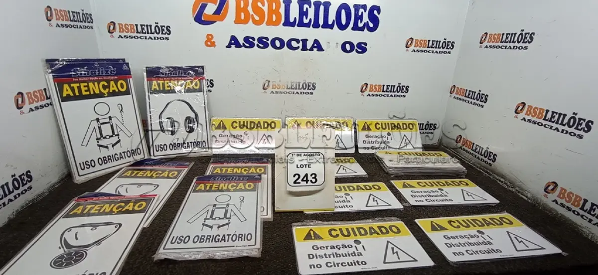 LOTE 243 - 01 LOTE COM PLACAS SINALIZADORAS. (NO ESTADO) ATENÇÃO! FAZER A VISITAÇÃO ANTES DE ARREMATAR, NÃO SABEMOS SE FUNCIONA, LEILÃO NÃO TEM GARANTIA E NEM DEVOLUÇÃO, SUJEITO A POSSÍVEIS AVARIAS VISÍVEIS/OCULTAS E/OU AUSÊNCIA DE COMPONENTES.