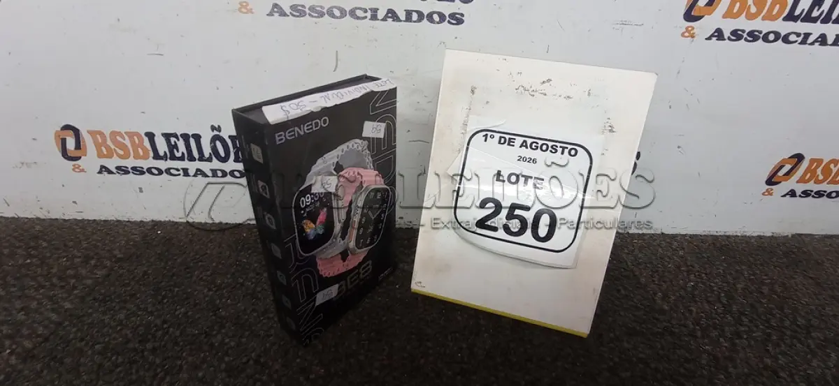 LOTE 250 - 01 SMART WATCH MODELO BE8 ULTRA MINI MARCA BENEDO. (NO ESTADO) ATENÇÃO! FAZER A VISITAÇÃO ANTES DE ARREMATAR, NÃO SABEMOS SE FUNCIONA, LEILÃO NÃO TEM GARANTIA E NEM DEVOLUÇÃO, SUJEITO A POSSÍVEIS AVARIAS VISÍVEIS/OCULTAS E/OU AUSÊNCIA DE COMPONENTES.