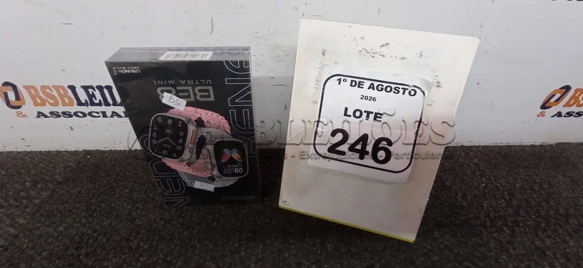 LOTE 246 - 01 SMART WATCH MODELO BE8 ULTRA MINI MARCA BENEDO. (NO ESTADO) ATENÇÃO! FAZER A VISITAÇÃO ANTES DE ARREMATAR, NÃO SABEMOS SE FUNCIONA, LEILÃO NÃO TEM GARANTIA E NEM DEVOLUÇÃO, SUJEITO A POSSÍVEIS AVARIAS VISÍVEIS/OCULTAS E/OU AUSÊNCIA DE COMPONENTES.