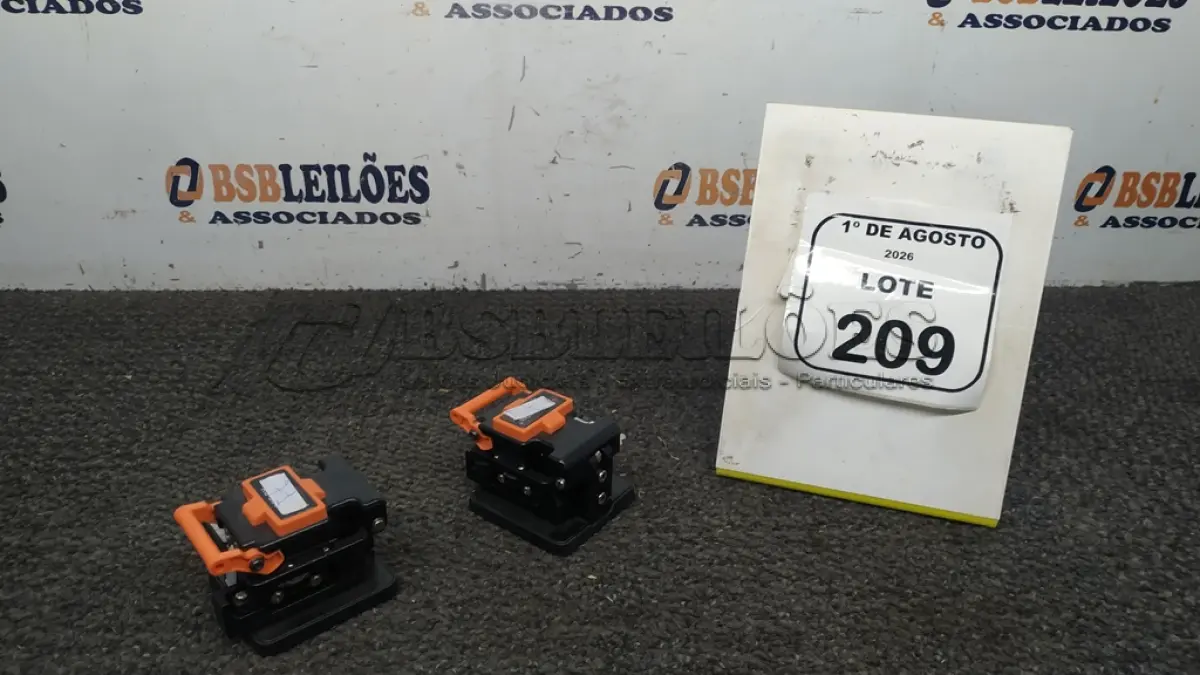 LOTE 209 - 02 CLIVADORES DE FIBRA ÓTICA. (NO ESTADO) ATENÇÃO! FAZER A VISITAÇÃO ANTES DE ARREMATAR, NÃO SABEMOS SE FUNCIONA, LEILÃO NÃO TEM GARANTIA E NEM DEVOLUÇÃO, SUJEITO A POSSÍVEIS AVARIAS VISÍVEIS/OCULTAS E/OU AUSÊNCIA DE COMPONENTES.