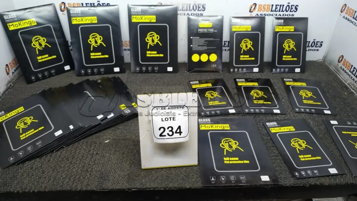 LOTE 234 - 30 PELÍCULAS DE PROTEÇÃO PARA TABLETS E IPAD. (NO ESTADO) ATENÇÃO! FAZER A VISITAÇÃO ANTES DE ARREMATAR, NÃO SABEMOS SE FUNCIONA, LEILÃO NÃO TEM GARANTIA E NEM DEVOLUÇÃO, SUJEITO A POSSÍVEIS AVARIAS VISÍVEIS/OCULTAS E/OU AUSÊNCIA DE COMPONENTES.