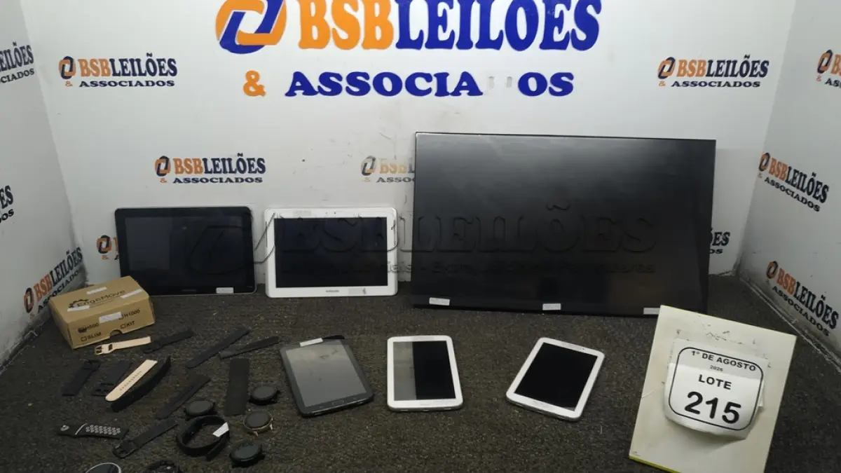 LOTE 215 - 01 MONITOR MARCA SAMSUNG, 05 TABLETS E 07 RELÓGIOS SMARTWACH DE MARCAS E MODELOS DIVERSOS PARA RETIRADA DE PEÇAS. (NO ESTADO) ATENÇÃO! FAZER A VISITAÇÃO ANTES DE ARREMATAR, NÃO SABEMOS SE FUNCIONA, LEILÃO NÃO TEM GARANTIA E NEM DEVOLUÇÃO, SUJEITO A POSSÍVEIS AVARIAS VISÍVEIS/OCULTAS E/OU AUSÊNCIA DE COMPONENTES.