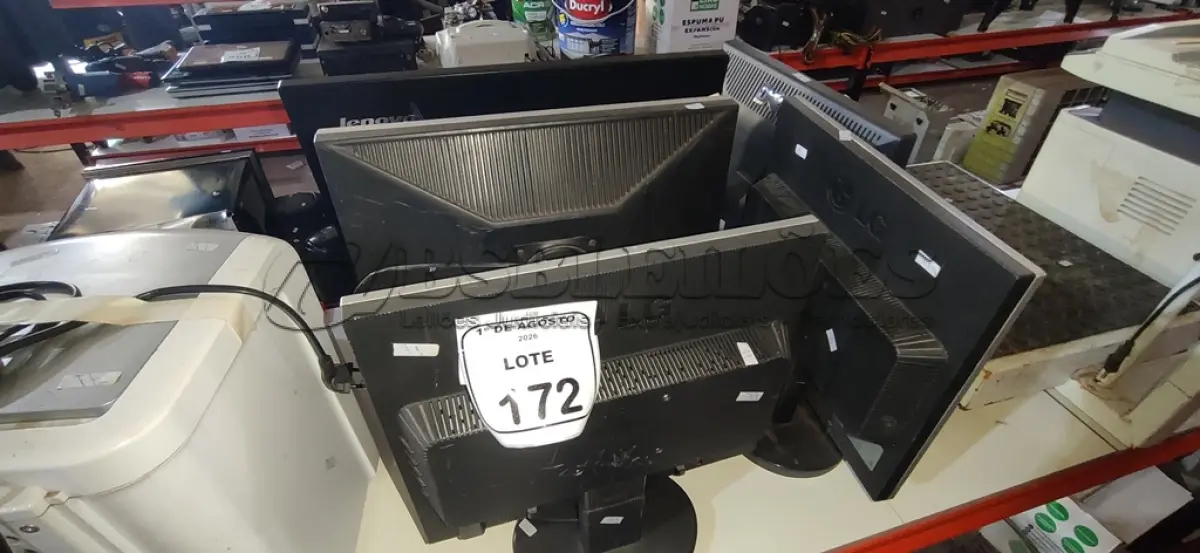 LOTE 172 - 05 MONITORES DE MARCAS E MODELOS DIVERSOS. (NO ESTADO) ATENÇÃO! FAZER A VISITAÇÃO ANTES DE ARREMATAR, NÃO SABEMOS SE FUNCIONA, LEILÃO NÃO TEM GARANTIA E NEM DEVOLUÇÃO, SUJEITO A POSSÍVEIS AVARIAS VISÍVEIS/OCULTAS E/OU AUSÊNCIA DE COMPONENTES.